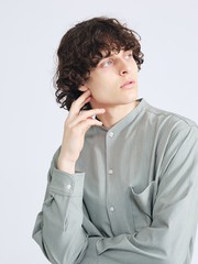 デニムライク シャンブレー カラーレスシャツ / バンドカラーシャツ / 変形襟