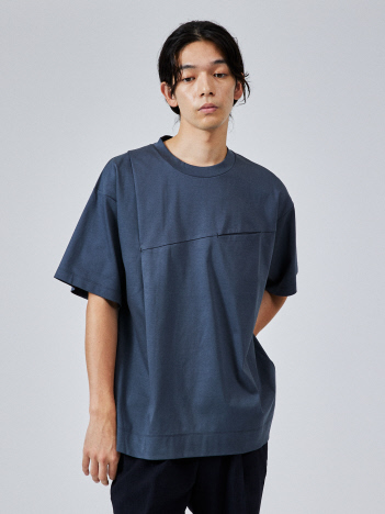 glossy ポンチ タックTシャツ