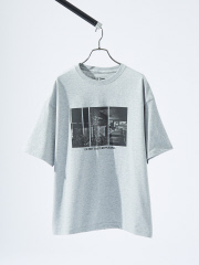 DoNotDisturb グラフィック プリント 半袖Tシャツ/オーバーサイズ/LE TRIO ABAHOUSE