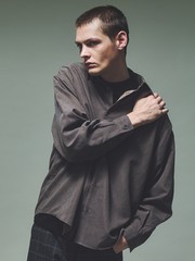 スエードタッチ オーバーサイズ レギュラーカラーシャツ｜ABAHOUSE