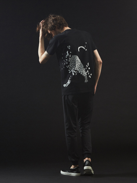 【パンサープリント】VネックTシャツ【予約】