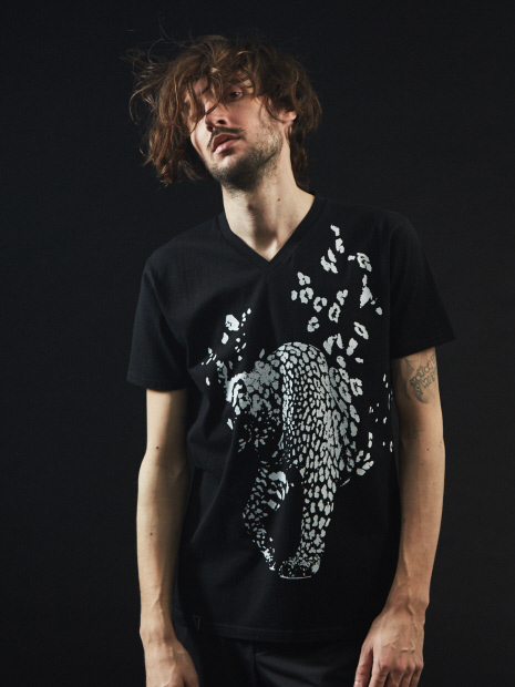 【パンサープリント】VネックTシャツ【予約】