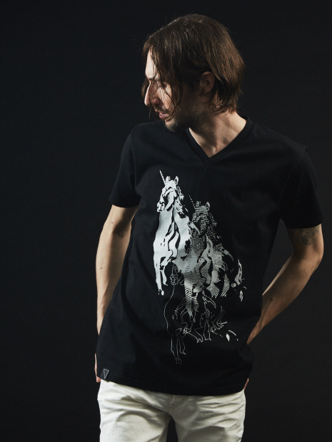 【ユニコーン】プリント Vネック Tシャツ