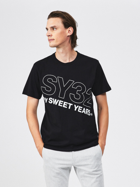 13033J】SY32 by SWEET YEARS スラッシュ ビッグロゴ Tシャツ