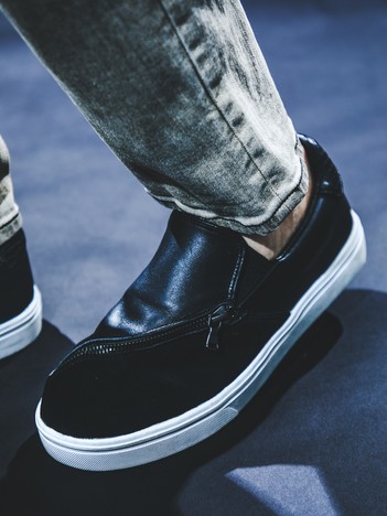 スイッチング ジップレザー スニーカー