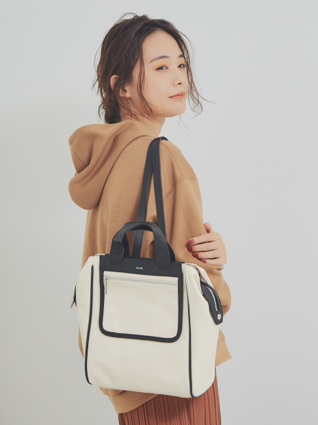 【BEAURE】キャンバス×カウレザースクエアリュック