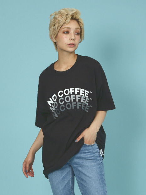 【NO COFFEE × FRUIT OF THE LOOM】コラボアイテム　ワンポイントブランドロゴ　プリント Tシャツ / ユニセックス