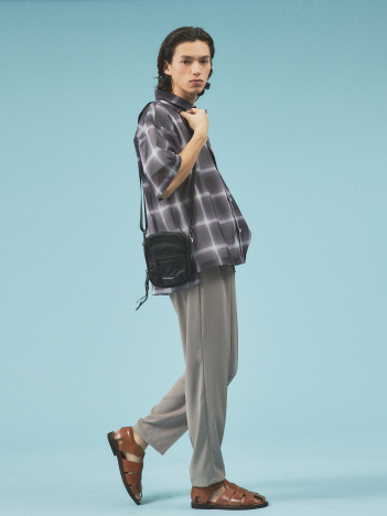 【INDISPENSABLE / インディスペンサブル】IDP QUICK SHOULDER ECONYL/ミニショルダーバッグ