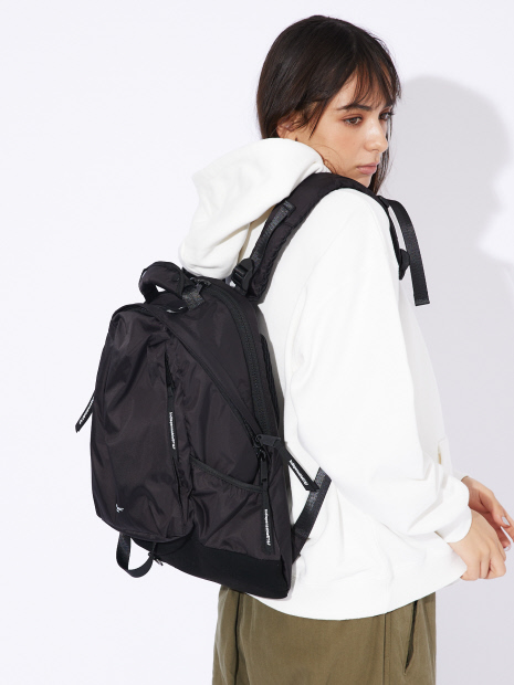 【INDISPENSABLE / インディスペンサブル】BACKPACK TRILL LITE ECONYL/バックパック