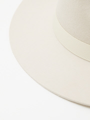 MATERIAL