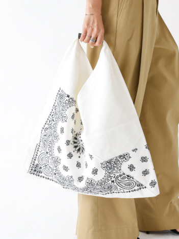 SELECT BY ABAHOUSE (Ladie's) - 【THRIFTY LOOK / スリフティールック】HAV-A-HANK TRIANGLE TOTE L / トライアングルトート / バンダナ / ユニセックス【WEB限定】【予約】