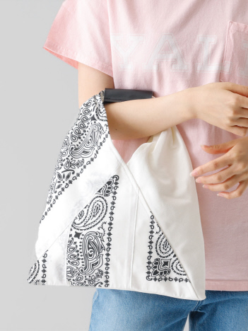 SELECT BY ABAHOUSE (Ladie's) - 【THRIFTY LOOK / スリフティールック】HAV-A-HANK TRIANGLE TOTE S / トライアングルミニバッグ / バンダナ / ユニセックス【WEB限定】【予約】