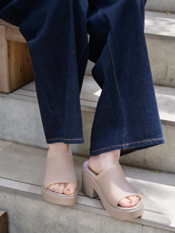 【CROCS / クロックス】BROOKLYN HEEL / ブルックリン スライド ヒール【WEB限定】