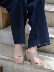 セレクト バイ アバハウス (レディース)
【CROCS / クロックス】BROOKLYN HEEL / ブルックリン スライド ヒール【WEB限定】