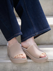 セレクト バイ アバハウス (レディース)
【CROCS / クロックス】BROOKLYN HEEL / ブルックリン スライド ヒール【WEB限定】