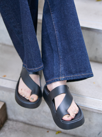 【CROCS / クロックス】ゲッタウェイ プラットフォーム トー ループ / GETAWAY PLATFORM / プラットフォームサンダル【WEB限定】