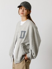 ハグオーワー　レミレリーフ　フットボール長袖Tシャツ グレー　未使用 ハグオーワー レミレリーフ フットボール長袖Tシャツ グレー 未使用