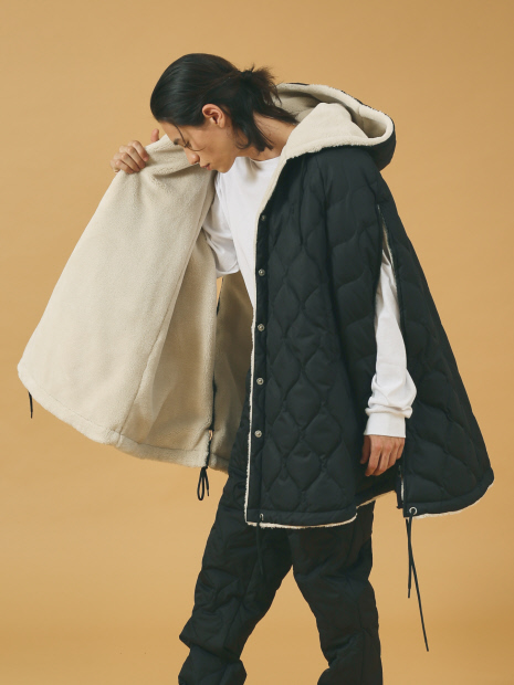 【WEB限定】TAION MILITARY RIVERSIBLE DOWN CAPE【UNISEX】リバーシブルダウンケープ/ ポンチョ【予約】