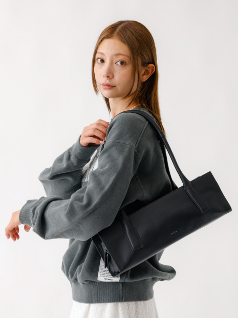 【YArKA/ヤーカ】real leather rectangle low & wide bag /リアルレザー/ワイドショルダーバッグ/Y2406BLB49【予約】