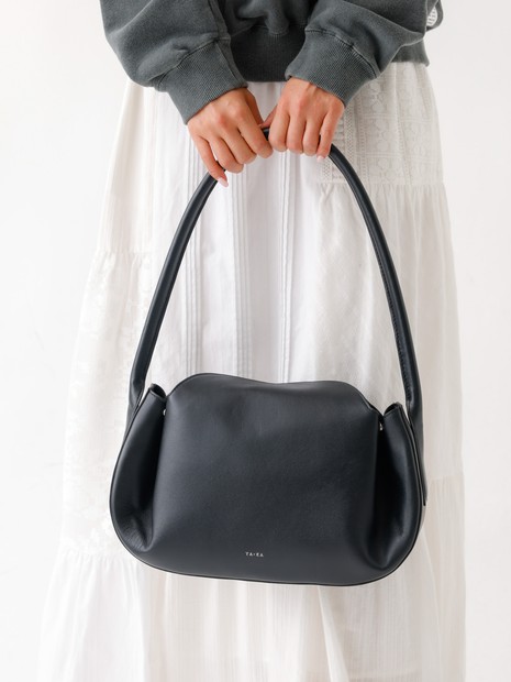 YArKA/ヤーカ】real leather one shoulder tuck bag/リアルレザー/ワン