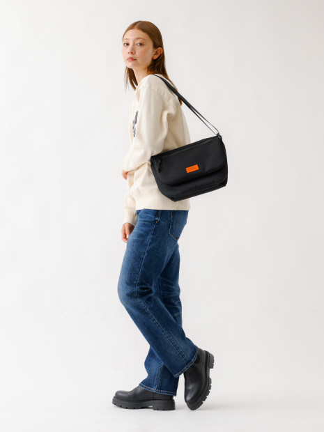 【UNIVERSALOVERALL / ユニバーサルオーバーオール】フラップミニショルダー/カラビナ/ユニセックス/止水ファスナー【WEB限定】【予約】