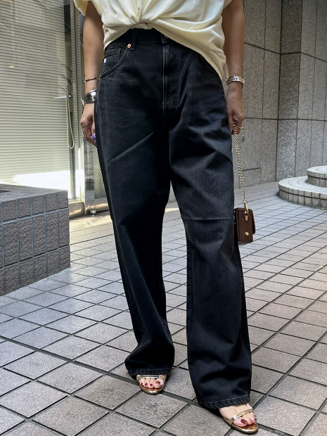 ブラック