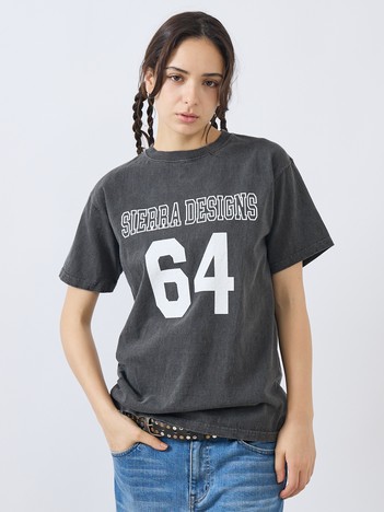 SELECT BY ABAHOUSE (MEN'S) - 【Good On x SIERRA】DESIGNS 64 Tシャツ / ユニセックス【予約】