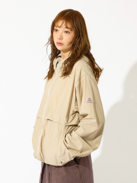 ライトベージュ