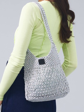 【Swaraj /スワラージ】手編みのメタリックマクラメ・ショルダーバッグ（裏地チュール付き）/キラキラ【WEB限定】