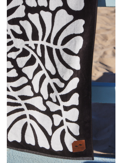【SLOWTIDE/スロータイド】Hapa Oversized Beach Towel - New Moon オーバーサイズ ビーチタオル