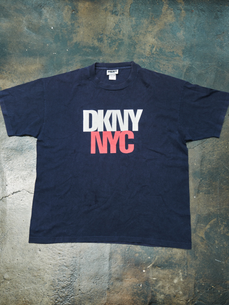 【USED】DKNY 「NYC」 Tシャツ