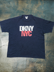 スピーク フォー
【USED】DKNY 「NYC」 Tシャツ