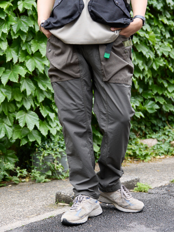 『H.A.K.U. MOUNTAIN SUPPLY』HANDSFREE NARROW TAPERED