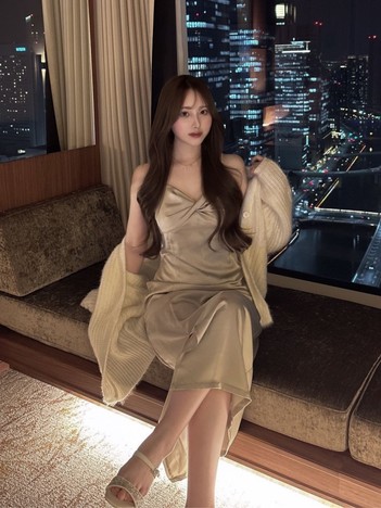 【一花さんコラボ】ニットカーデ＆サテンワンピースSET