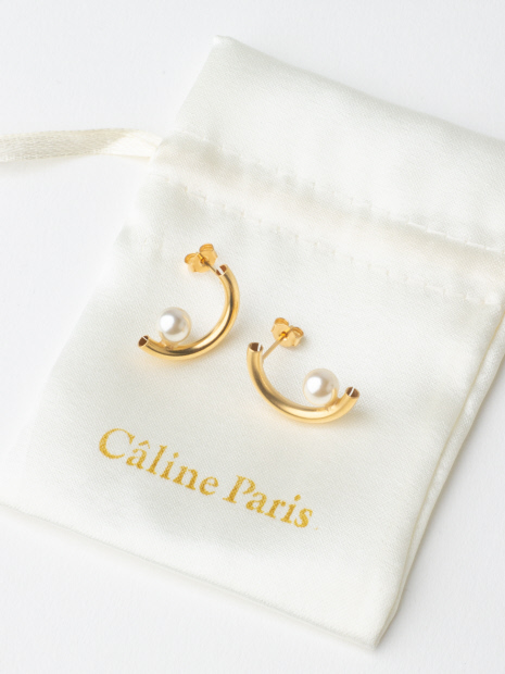 Caline Paris crescentパールピアス