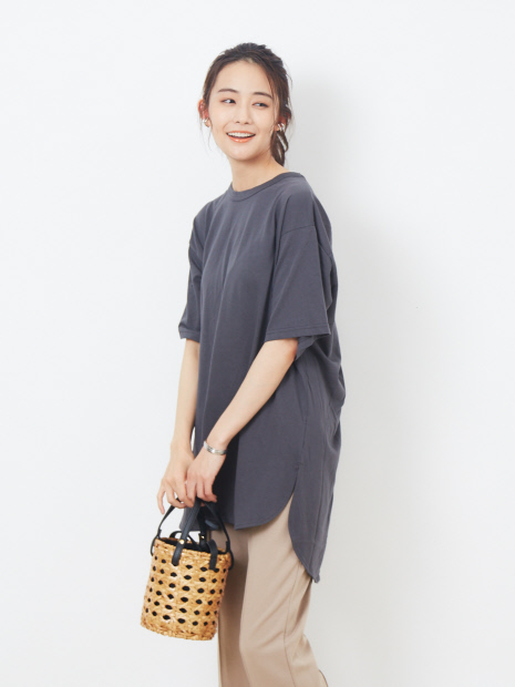 バックツイストカットソー