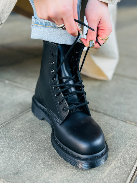 カラーブラックDr.Martens ドクターマーチン 1460 8ホール ブーツ