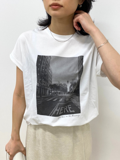 【MICA&DEAL /マイカアンドディール】 cityフォトプリントTシャツ