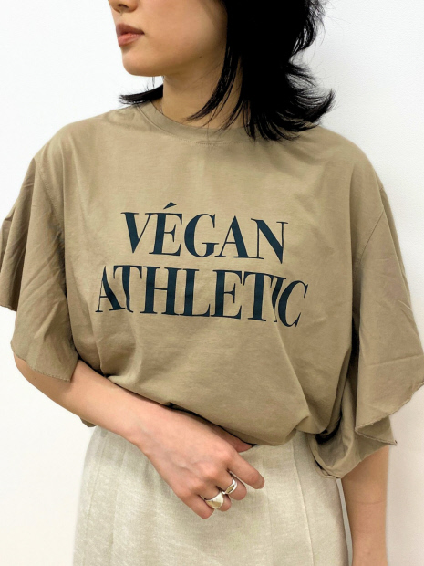 【MICA&DEAL/マイカ&ディール】VEGAN ATHLETIC ロゴフリルスリーブTシャツ