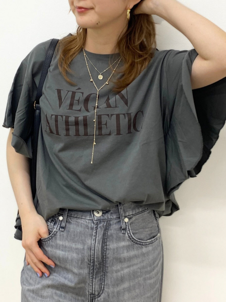 【MICA&DEAL/マイカ&ディール】VEGAN ATHLETIC ロゴフリルスリーブTシャツ