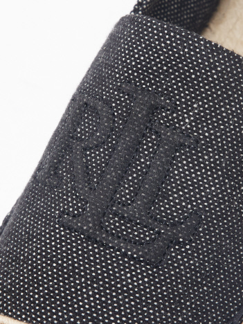 MATERIAL