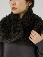 新品 ヘレンムーア 定価11550 フェイクファー マフラー イギリス製 新品 ヘレンムーア 定価11550 フェイクファー マフラー イギリス製