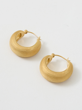 【OCUCCI jewelry/オクチ ジュエリー】Hoop-strip M  ゴールドフープピアス