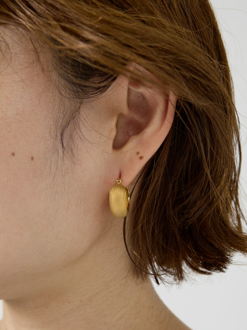 【OCUCCI jewelry/オクチ ジュエリー】Hoop-strip M  ゴールドフープピアス