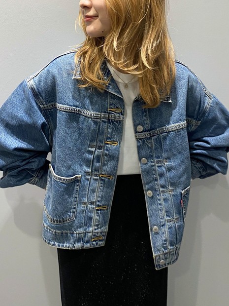 Levi's/リーバイス】 BALLOON SLEEVE TRCKER バルーンスリーブ