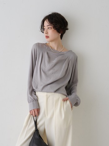 【一部店舗限定】ドレープサテンブラウス