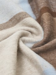 MATERIAL