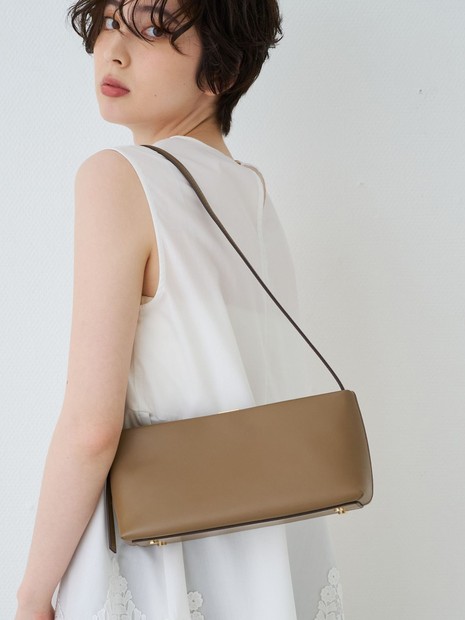 PUNTI プンティ PORTRAIT ONE レザー ワンショルダーバッグ PUNTI. / プンティ】レザーワンショルダーバッグ PORTRAIT-ONE SHLD