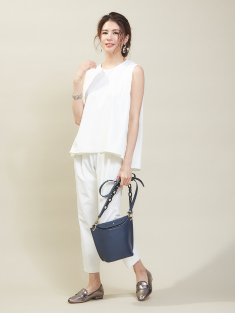 《新色ベージュ入荷》2WAYストレッチノースリーブトップス
