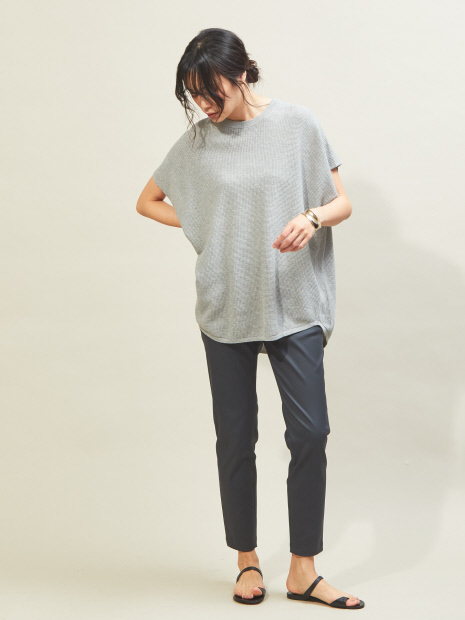 ストレートスリムパンツ